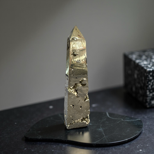 Pyrite standing Points