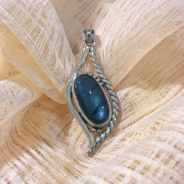 Labradorite Pendant Sterling Silver